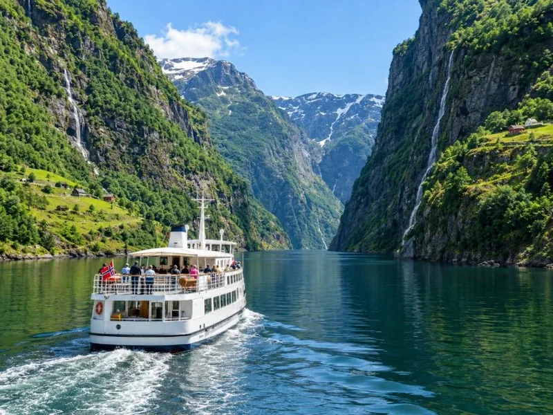 Croisiere classique dans le fjord sur le Nærøyfjord au départ de Flåm