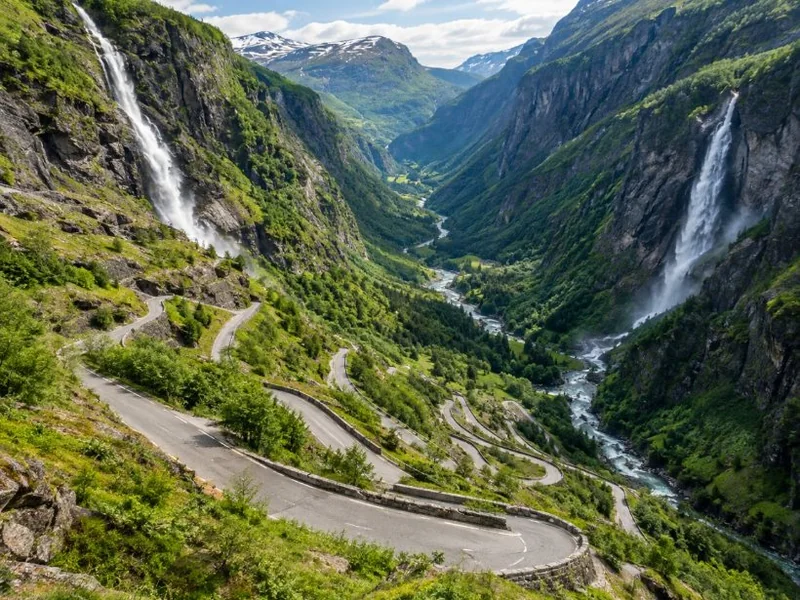 Grand Tour de Flåm : cascades, route de Stalheim et Gudvangen