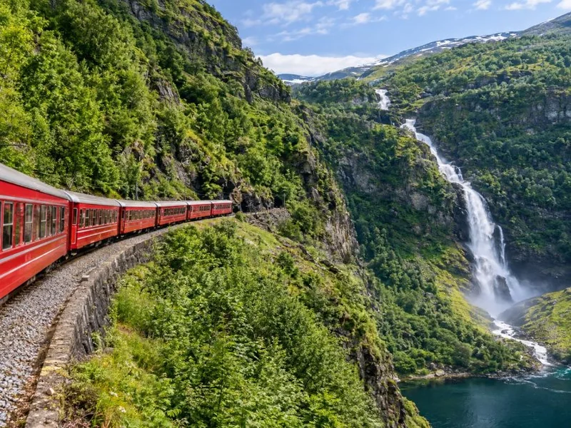 Bergen : village viking, croisière sur le Nærøyfjord et train de Flåm